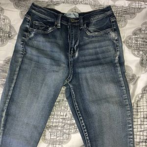 Skinny high waisted jeans!